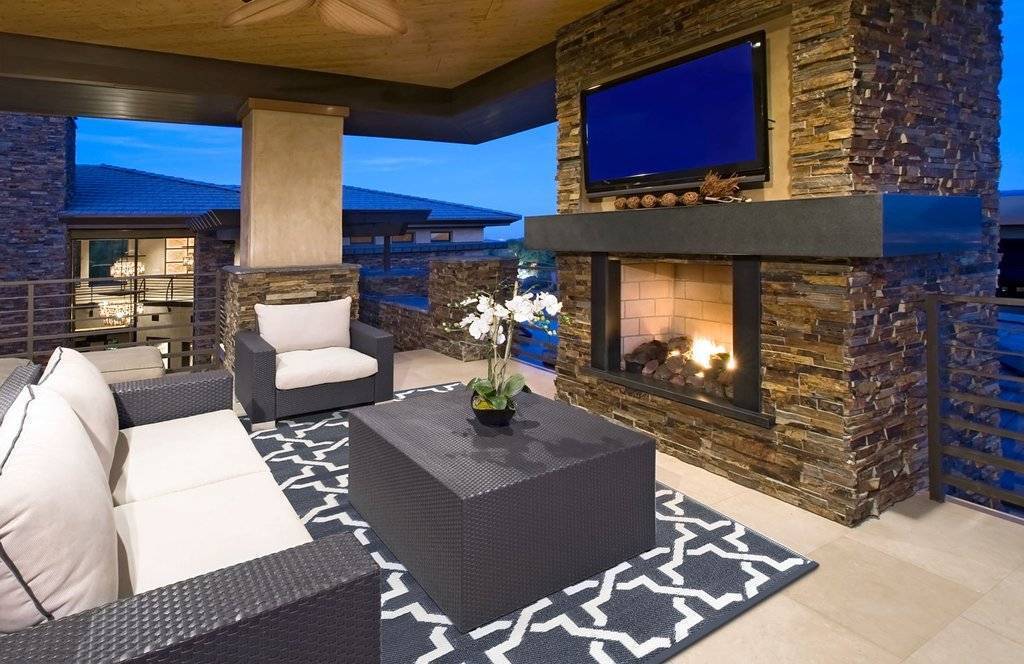 Serene Charcoal Grey & White Indoor-Outdoor Reversible Rug cvsonia 