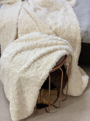 Image of Clotted Cream Faux Fur Throw RUGSANDROOMS 